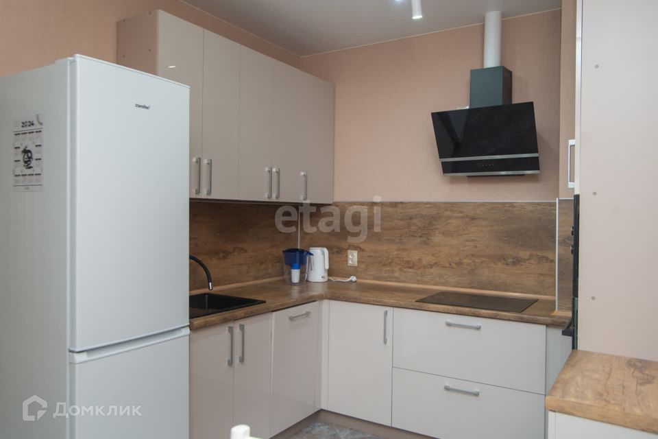 Продаётся 1-комнатная квартира, 49.3 м²