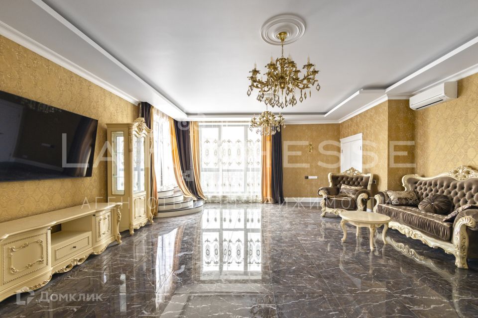 Сдаётся 3-комнатная квартира, 150 м²