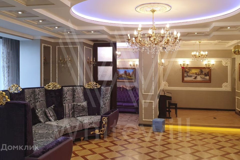 Продаётся 5-комнатная квартира, 220 м²
