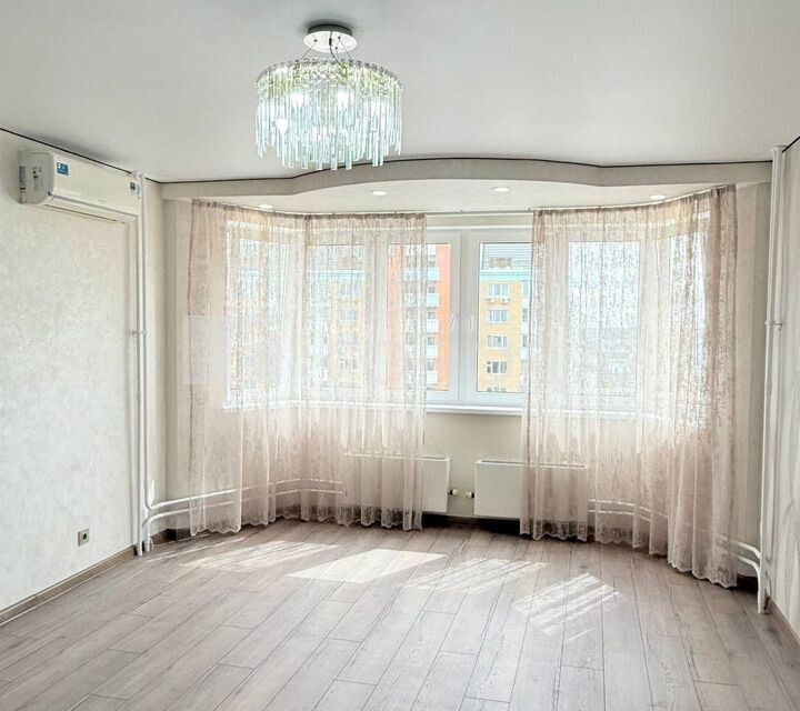 Продаётся 2-комнатная квартира, 90.9 м²