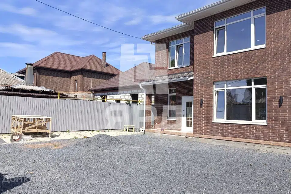 Продаётся 2-этажный дом, 170 м²