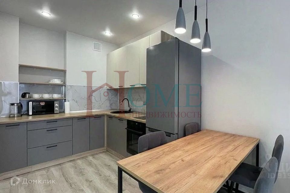 Сдаётся 1-комнатная квартира, 61 м²