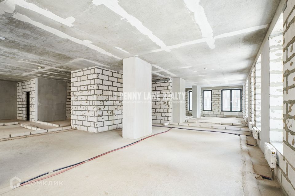 Продаётся 5-комнатная квартира, 181 м²