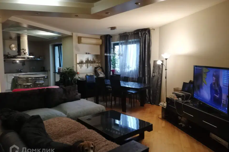 Продаётся 4-комнатная квартира, 139.1 м²