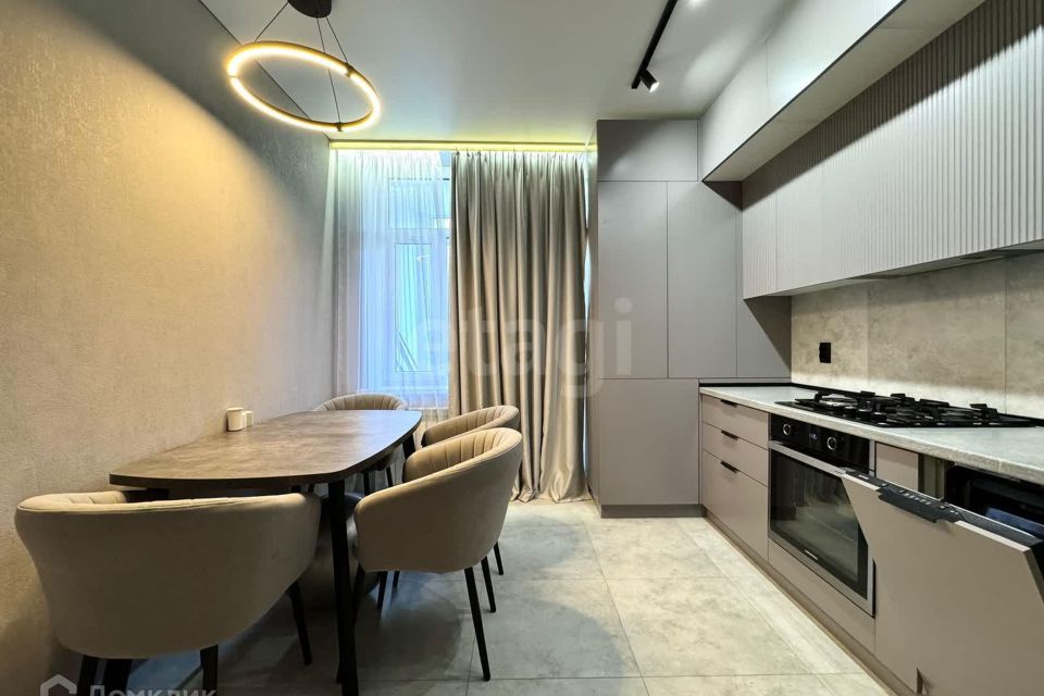 Продаётся 2-комнатная квартира, 56 м²