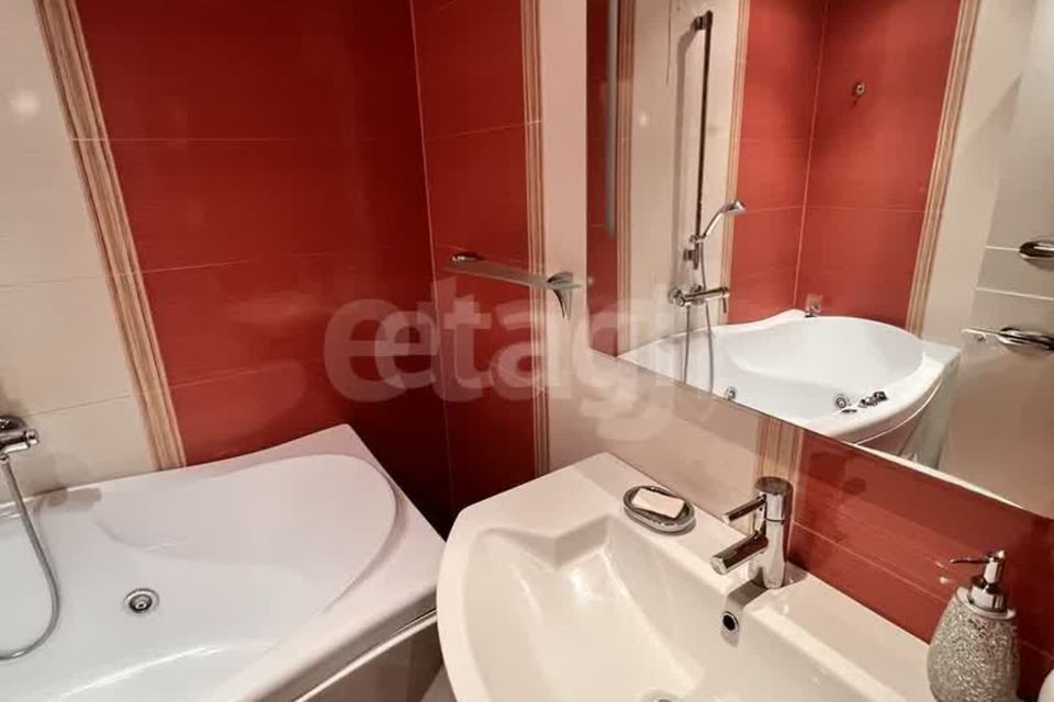 Сдаётся 2-комнатная квартира, 69 м²