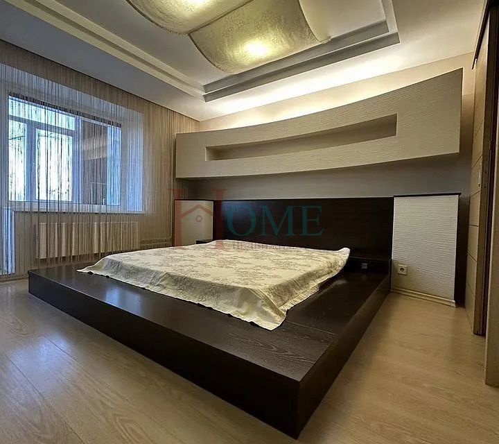 Сдаётся 2-комнатная квартира, 80 м²