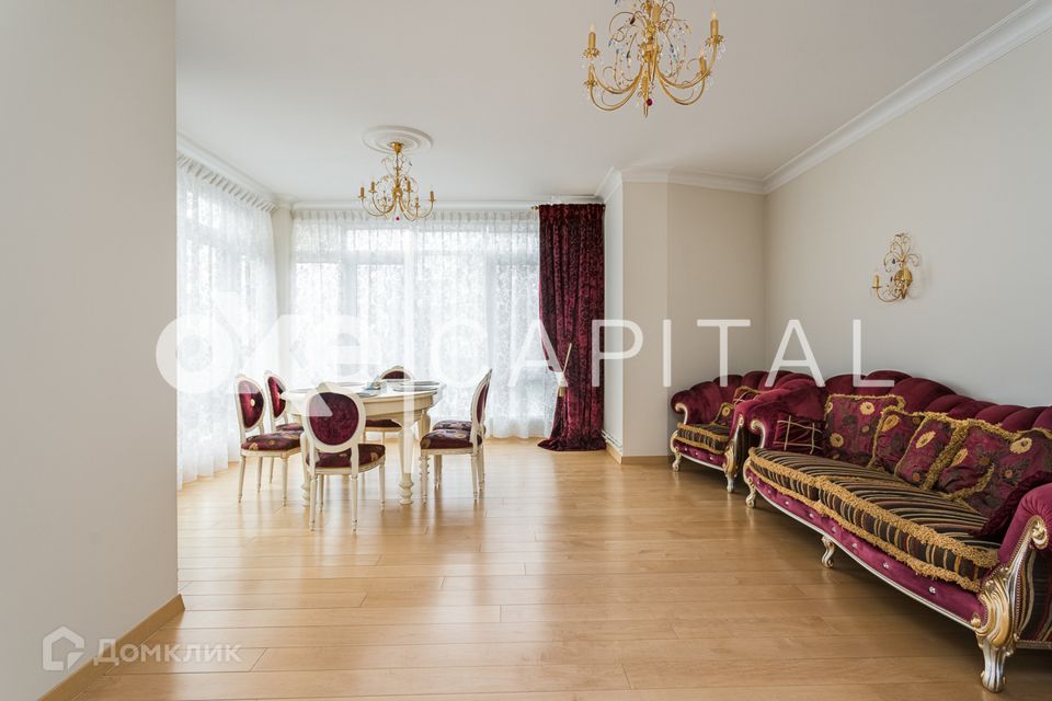 Сдаётся 5-комнатная квартира, 220 м²