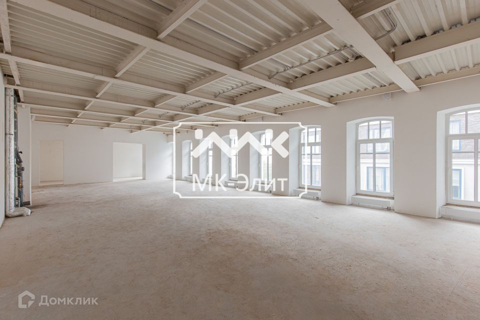 Продаётся 1-комнатная квартира, 132.6 м²