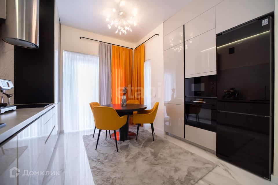 Продаётся 3-комнатная квартира, 118.1 м²