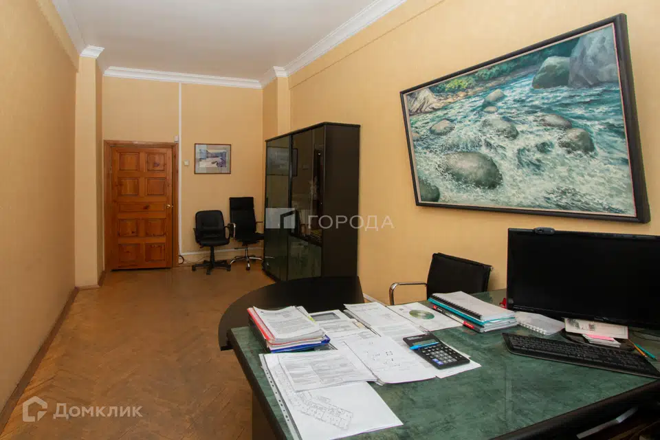 Продаётся 4-комнатная квартира, 106 м²