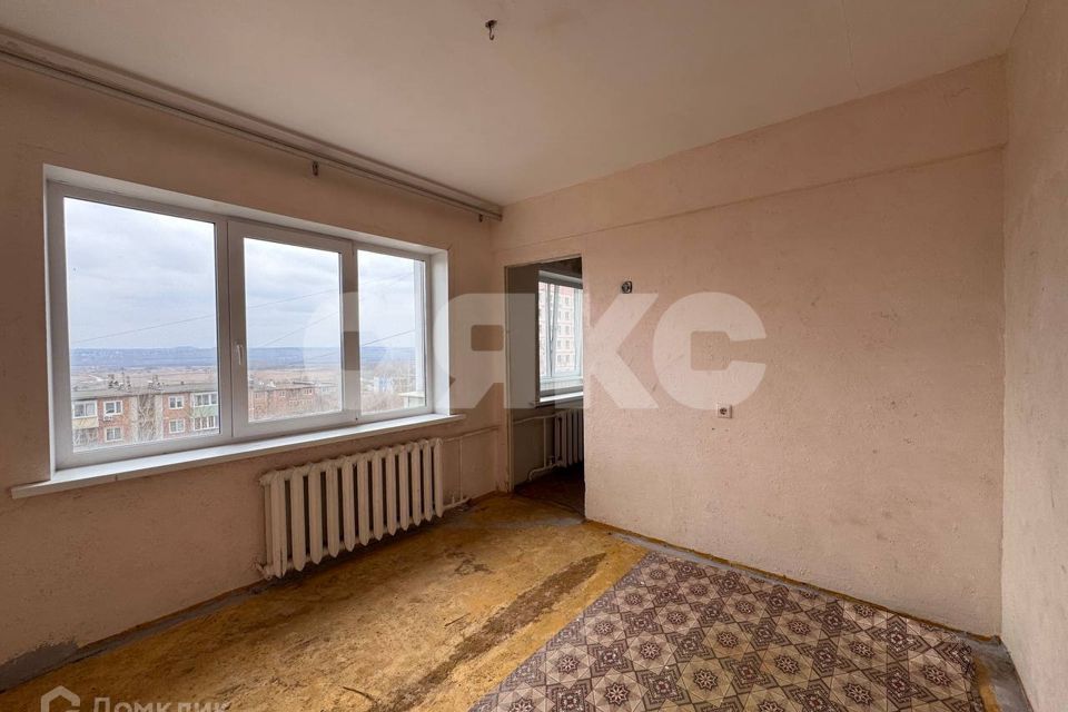 Продаётся 4-комнатная квартира, 57.5 м²