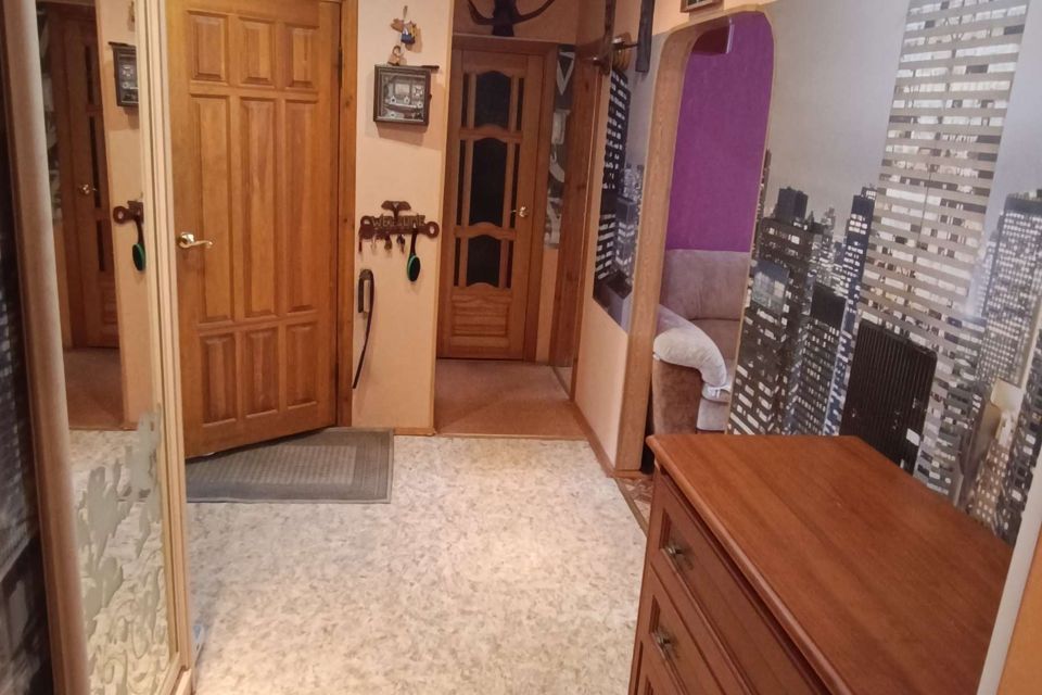 Продаётся 4-комнатная квартира, 77.4 м²