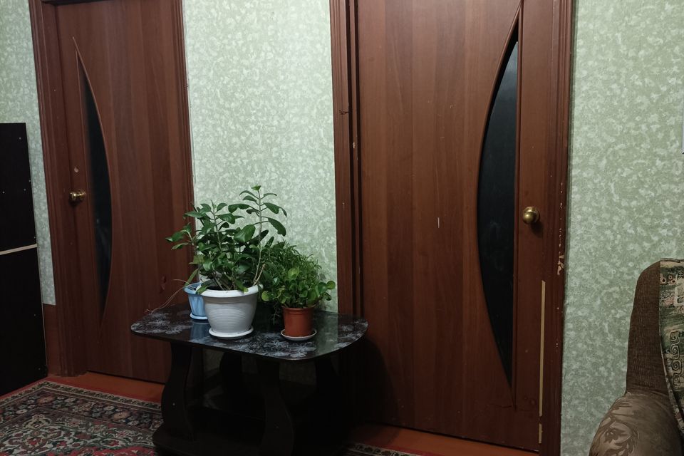 Продаётся 4-комнатная квартира, 60 м²