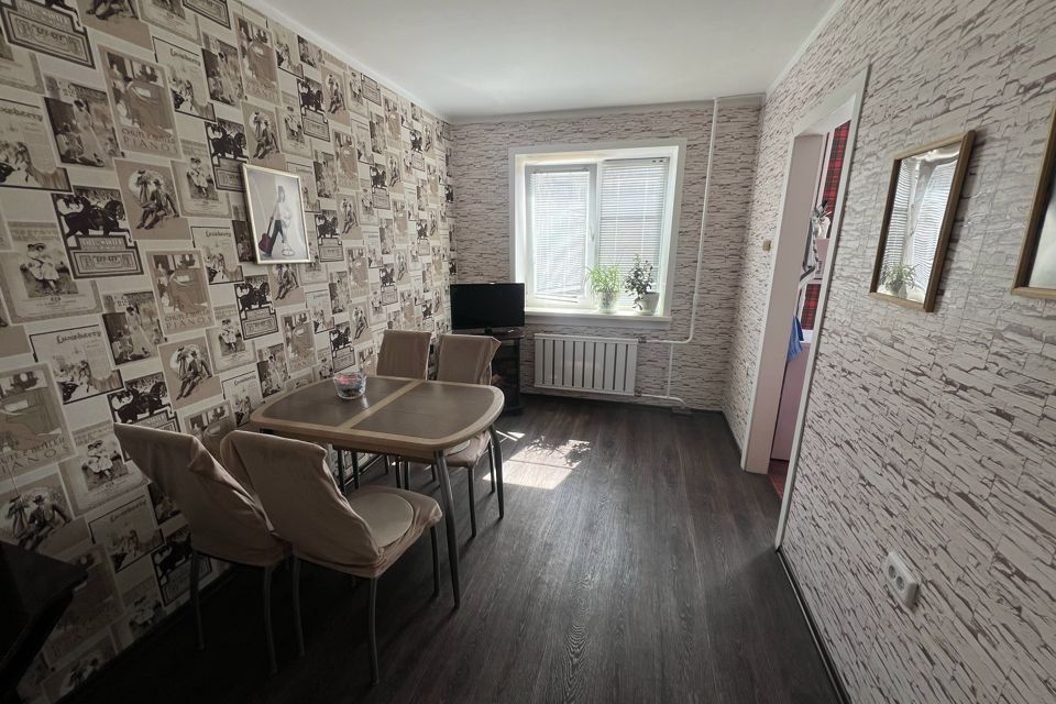 Продаётся 4-комнатная квартира, 62 м²