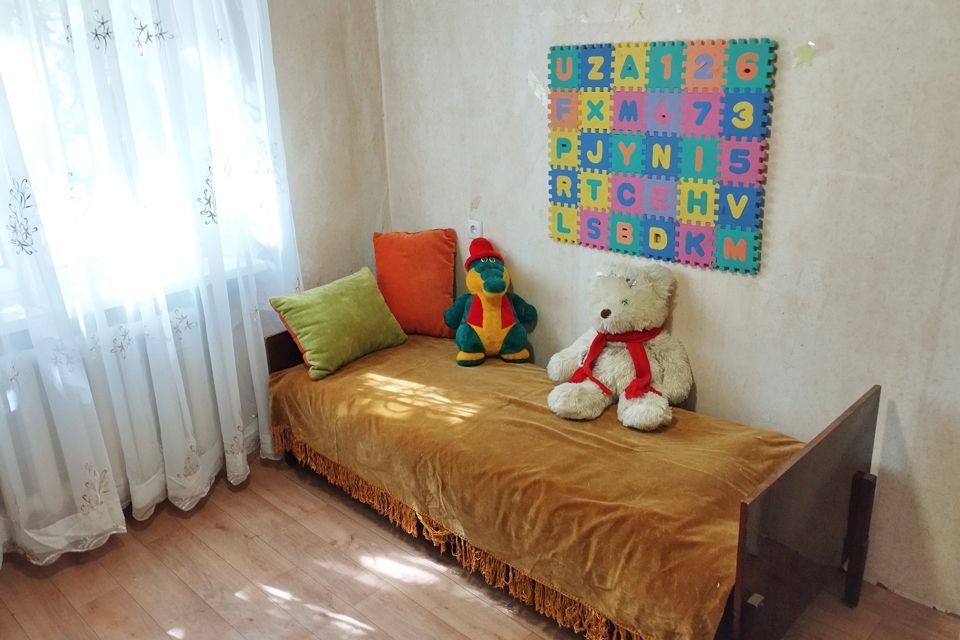 Продаётся 4-комнатная квартира, 98 м²