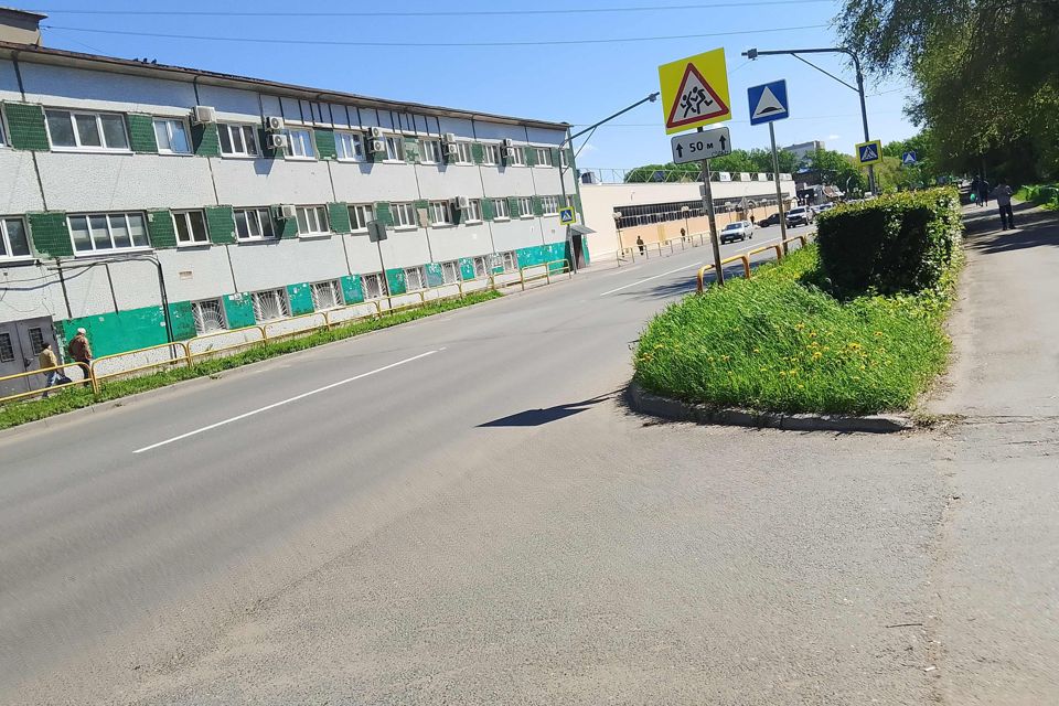 Продаётся комната в 3-комн. квартире, 18 м²