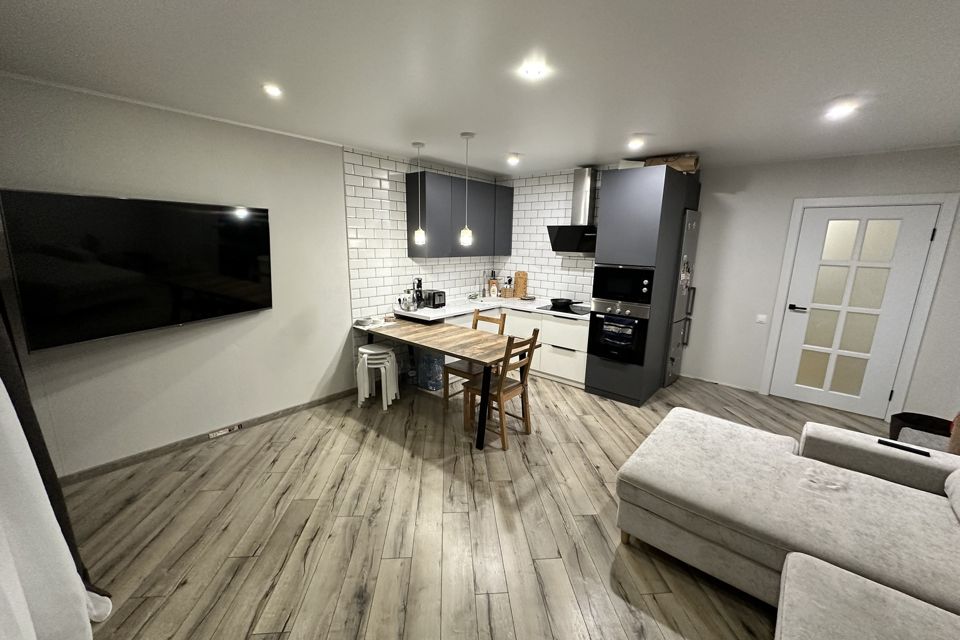 Продаётся 3-комнатная квартира, 77.3 м²