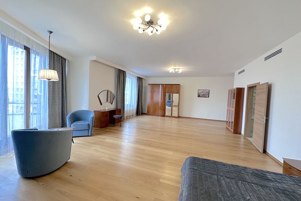 Продаётся 5-комнатная квартира, 402.3 м²