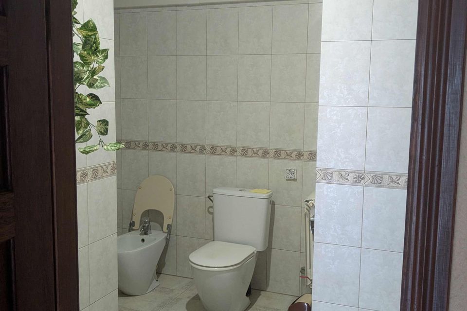 Продаётся 2-этажный дом, 270 м²