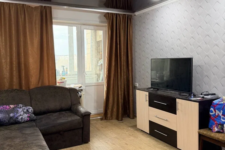 Продаётся 3-комнатная квартира, 714 м²
