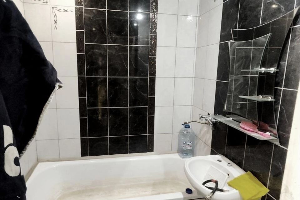 Продаётся 3-комнатная квартира, 65.7 м²