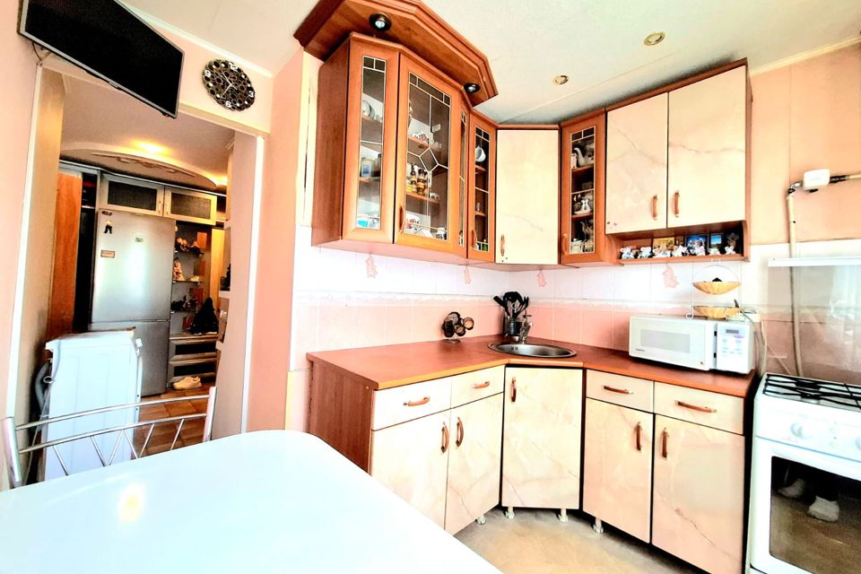 Продаётся 3-комнатная квартира, 51.8 м²