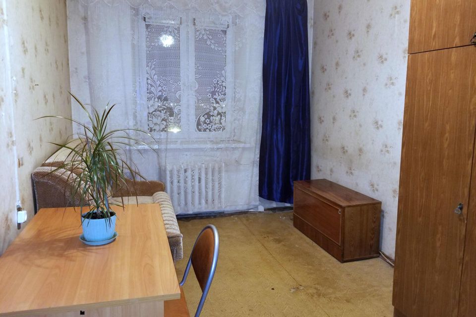 Продаётся комната в 4-комн. квартире, 14 м²