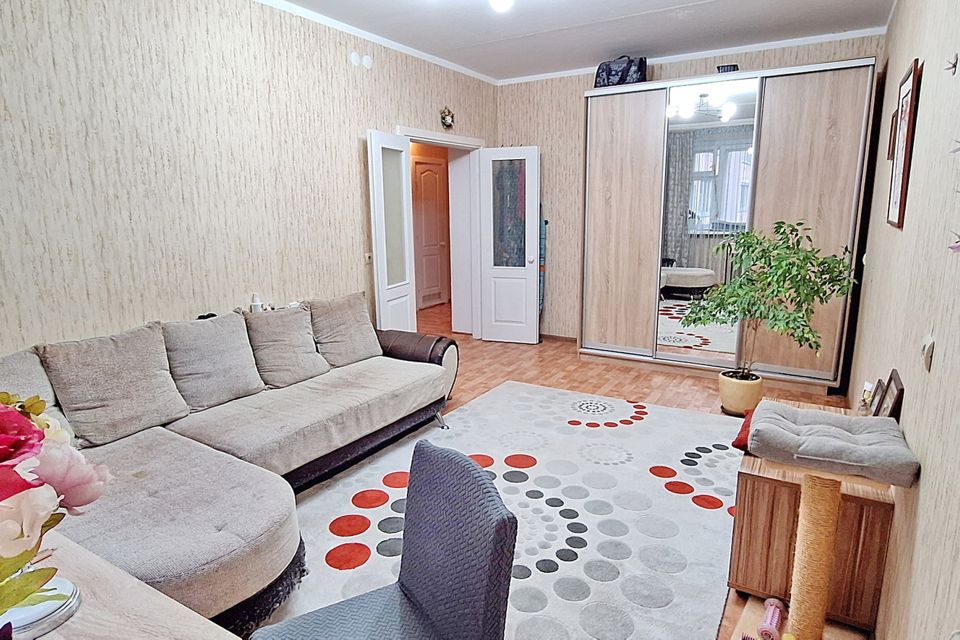 Продаётся 2-комнатная квартира, 56.8 м²