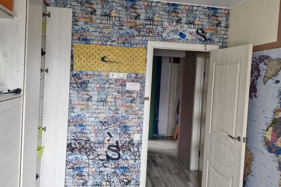 Продаётся комната в 3-комн. квартире, 10.9 м²