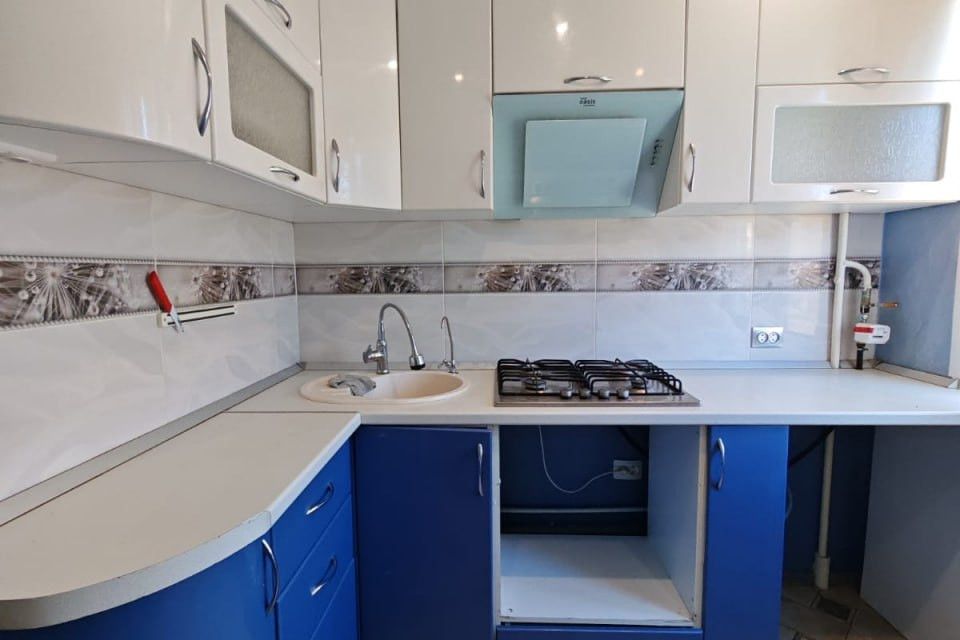 Продаётся 4-комнатная квартира, 60.3 м²