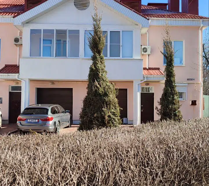 Продаётся таунхаус, 2-эт., 160 м²