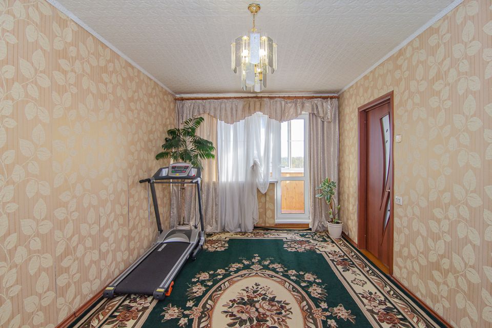 Продаётся 4-комнатная квартира, 60.4 м²