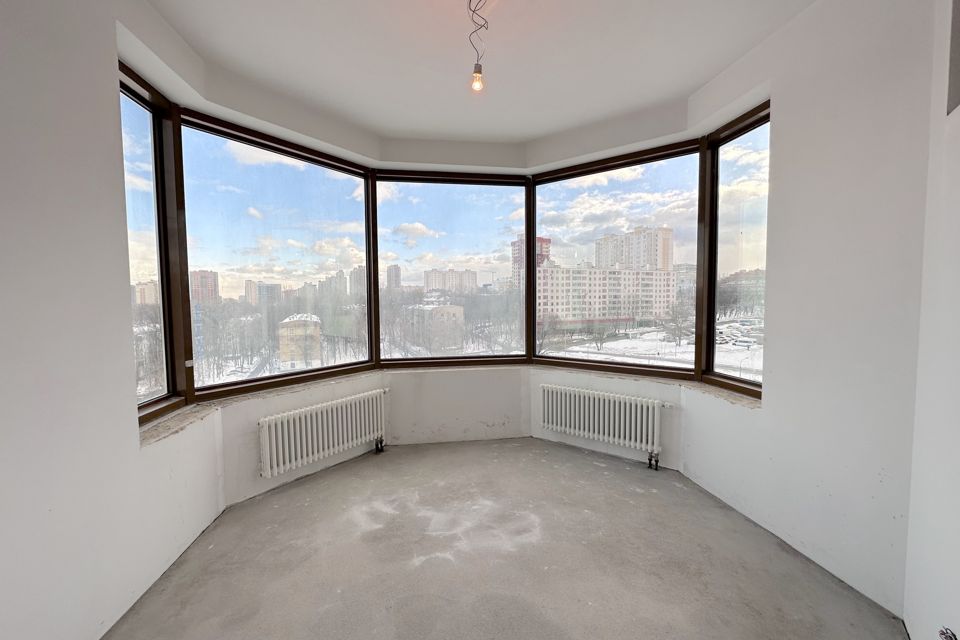 Продаётся 3-комнатная квартира, 166 м²