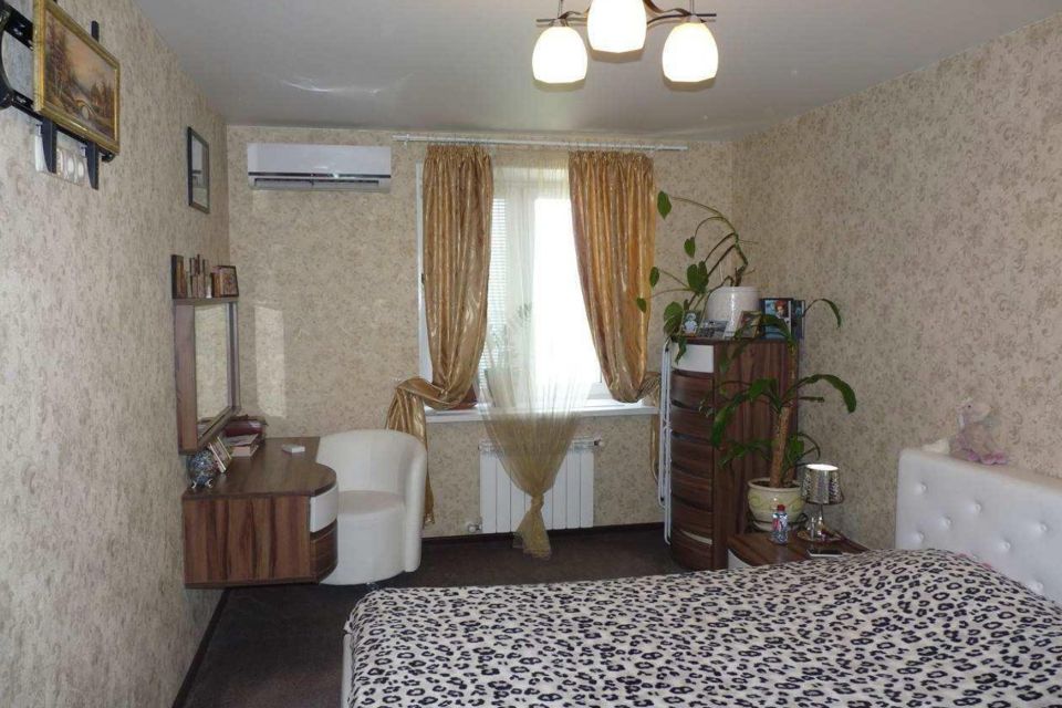 Продаётся 1-комнатная квартира, 42.3 м²