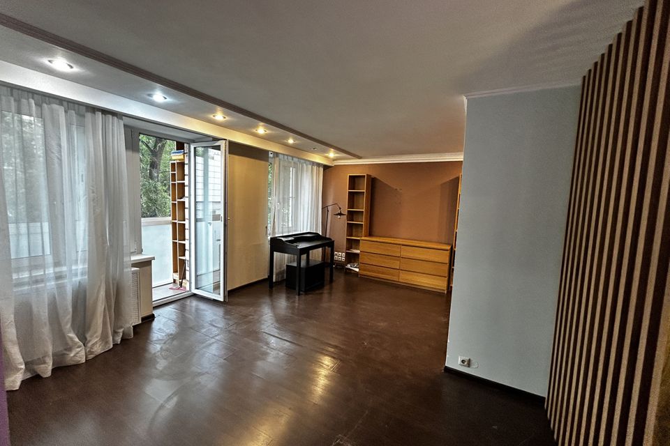 Продаётся 2-комнатная квартира, 41.8 м²
