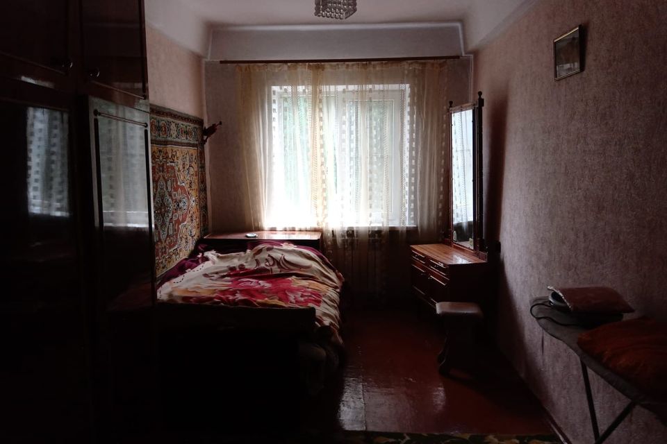 Продаётся 4-комнатная квартира, 65.7 м²