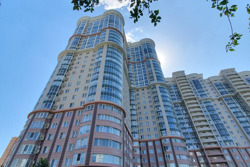 Продаётся 3-комнатная квартира, 149.5 м²