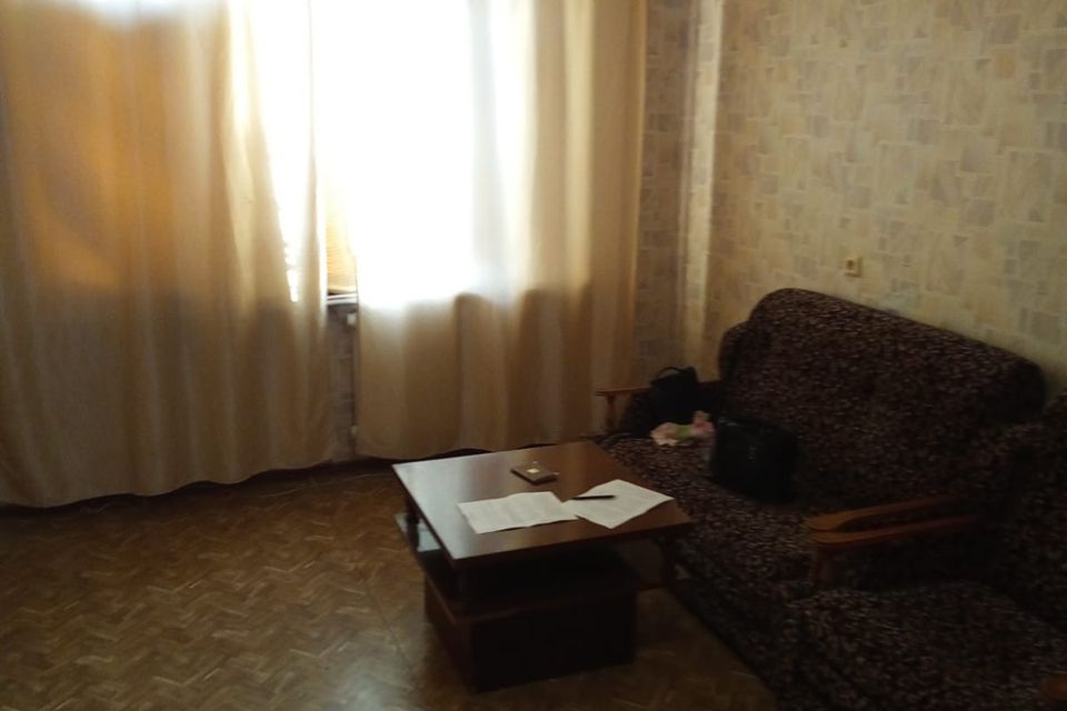 Сдаётся 1-комнатная квартира, 38 м²