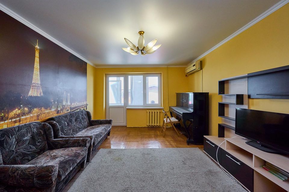 Продаётся 3-комнатная квартира, 63.7 м²