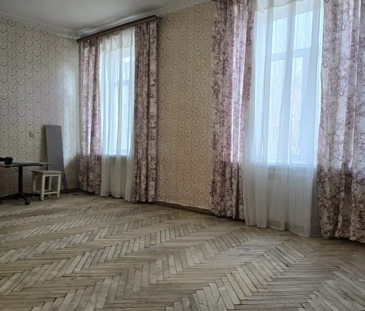 Продаётся 4-комнатная квартира, 90 м²