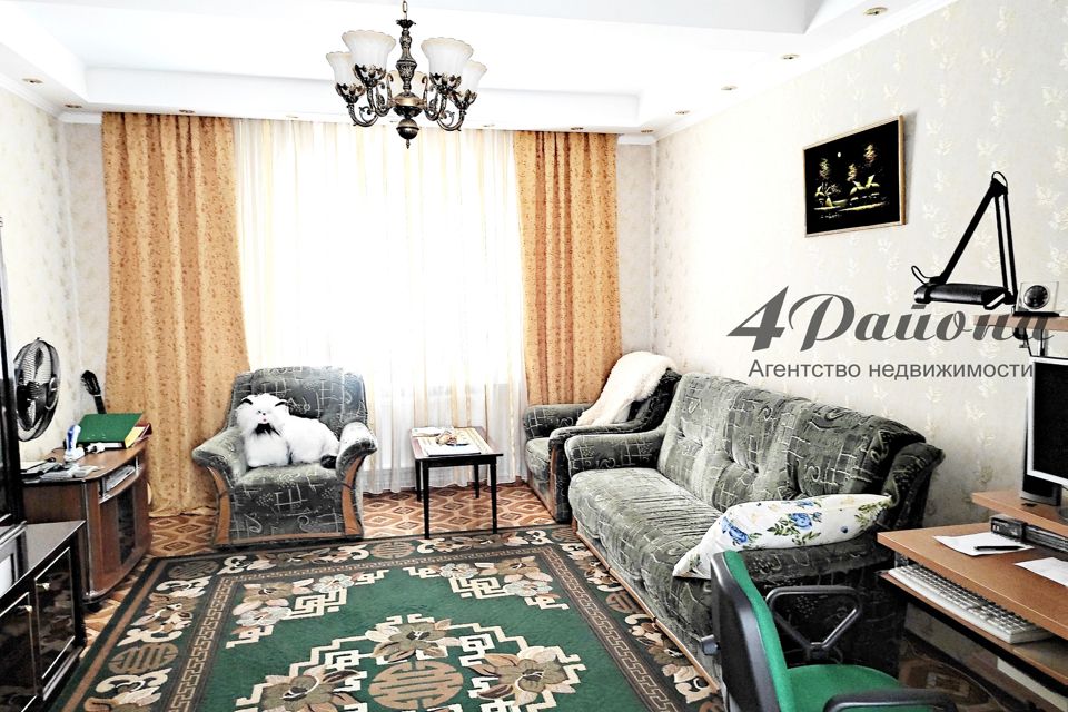 Продаётся 3-этажный дом, 400 м²