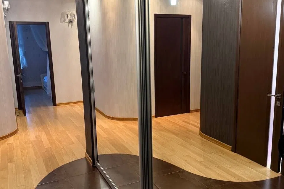 Продаётся 4-комнатная квартира, 150 м²