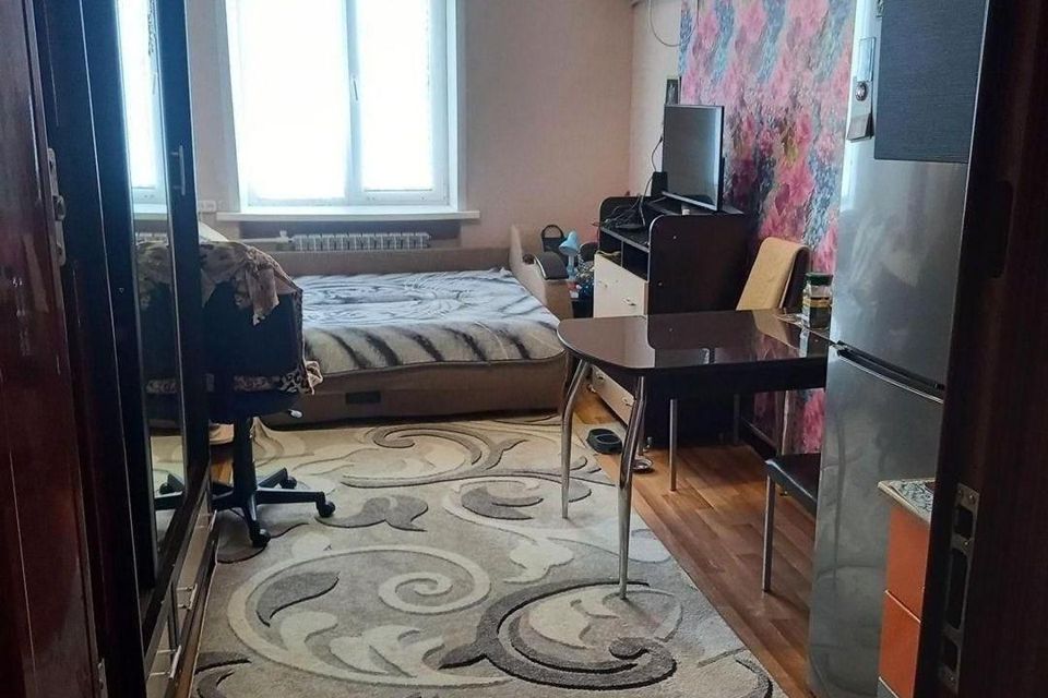 Продаётся комната в 3-комн. квартире, 14.7 м²