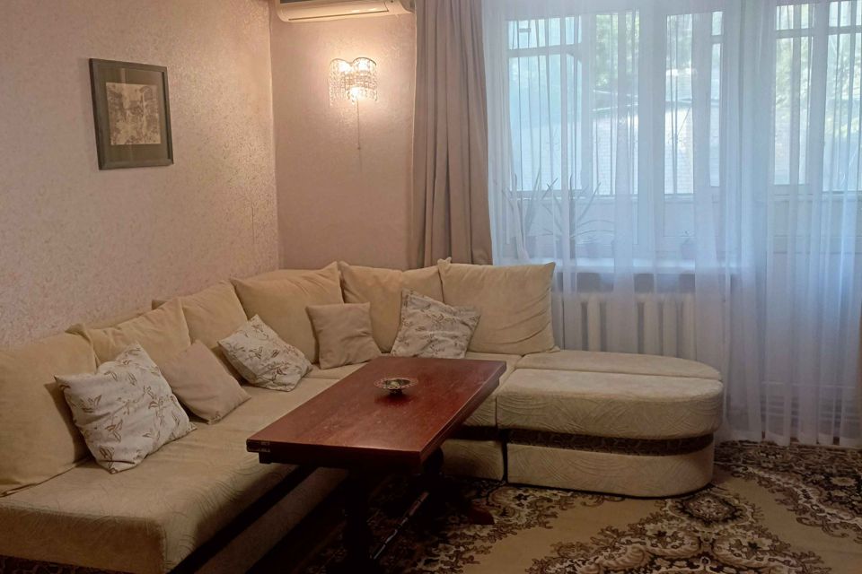 Продаётся 4-комнатная квартира, 87 м²