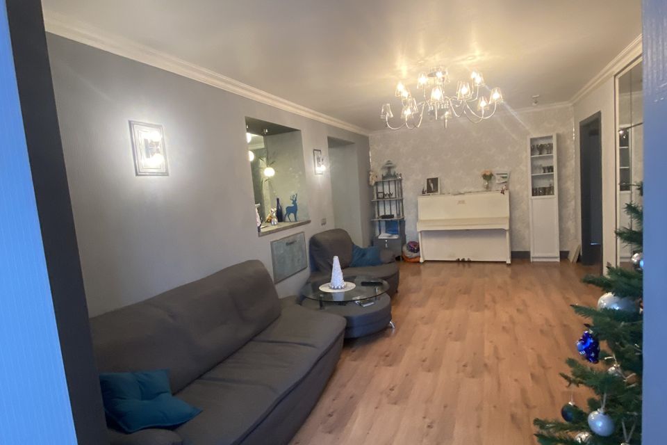 Продаётся 4-комнатная квартира, 128.6 м²