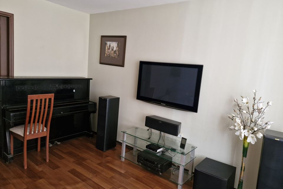 Продаётся 4-комнатная квартира, 76.7 м²