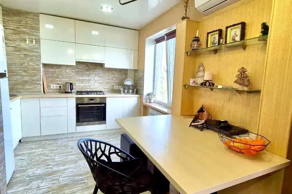 Продаётся 2-комнатная квартира, 48.3 м²