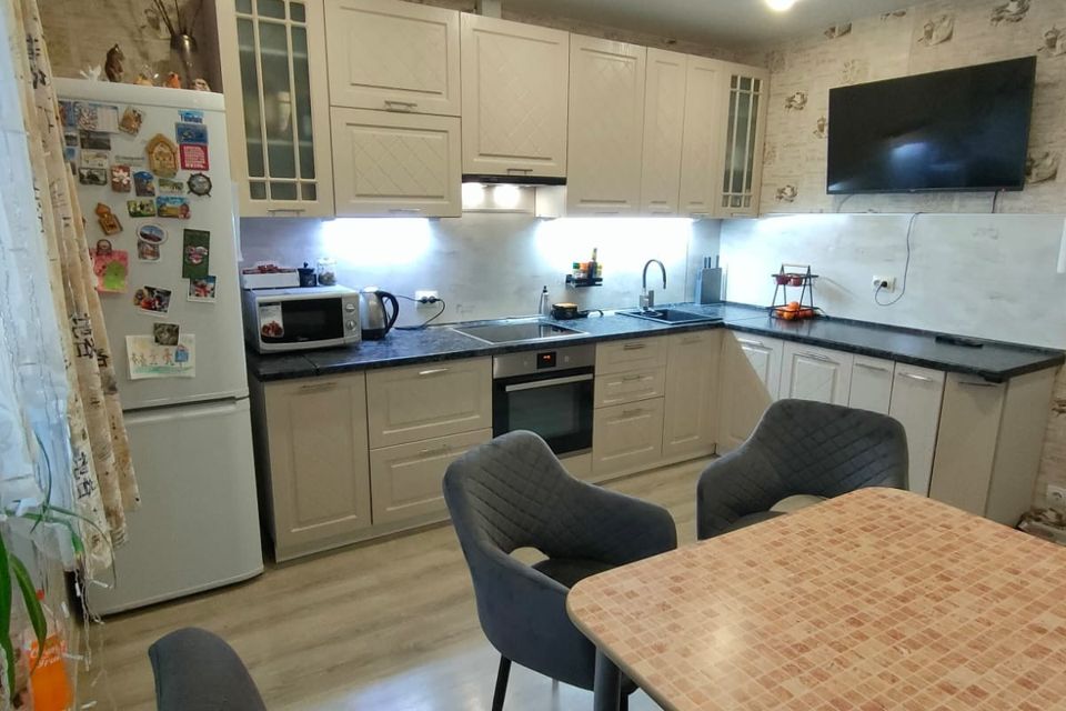 Продаётся 2-комнатная квартира, 57 м²