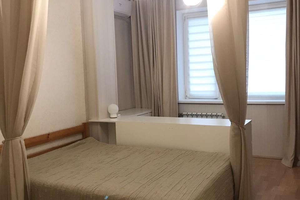 Продаётся 1-комнатная квартира, 42 м²